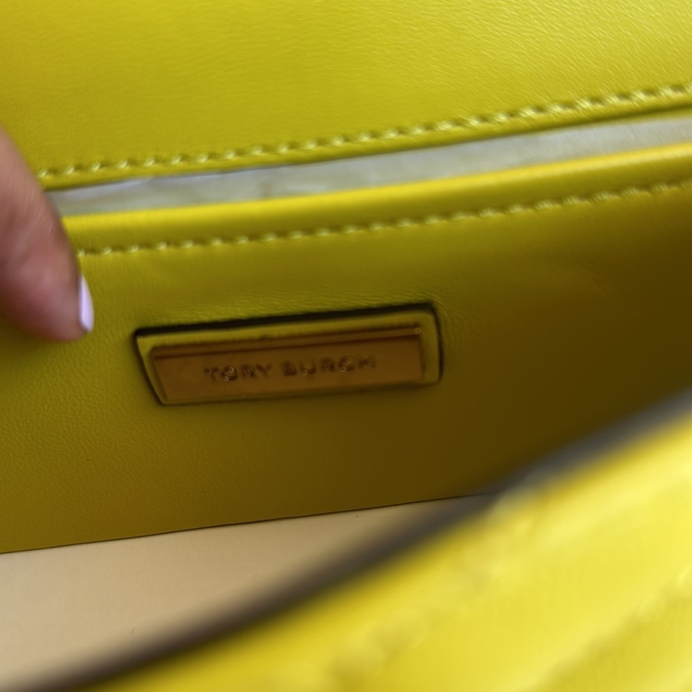 SMALL KIRA CHEVRON FLAP SHOULDER BAG - Picture 10 of 13